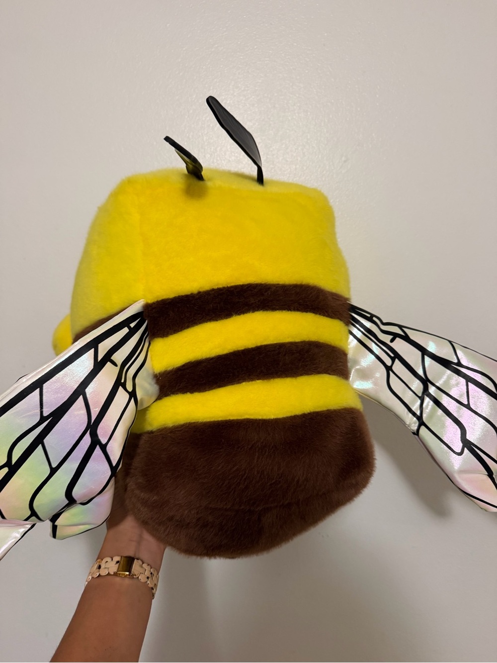Minecraft Bee Backpack Plushy - Picture 3 of 6